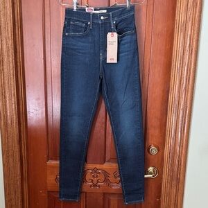 Levi's Women's Deep Indigo Skinny Jeans